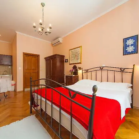 Amoret Hotel 3*